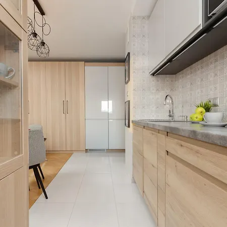 Stylish With Balcony Zoliborz By Renters * وارسو